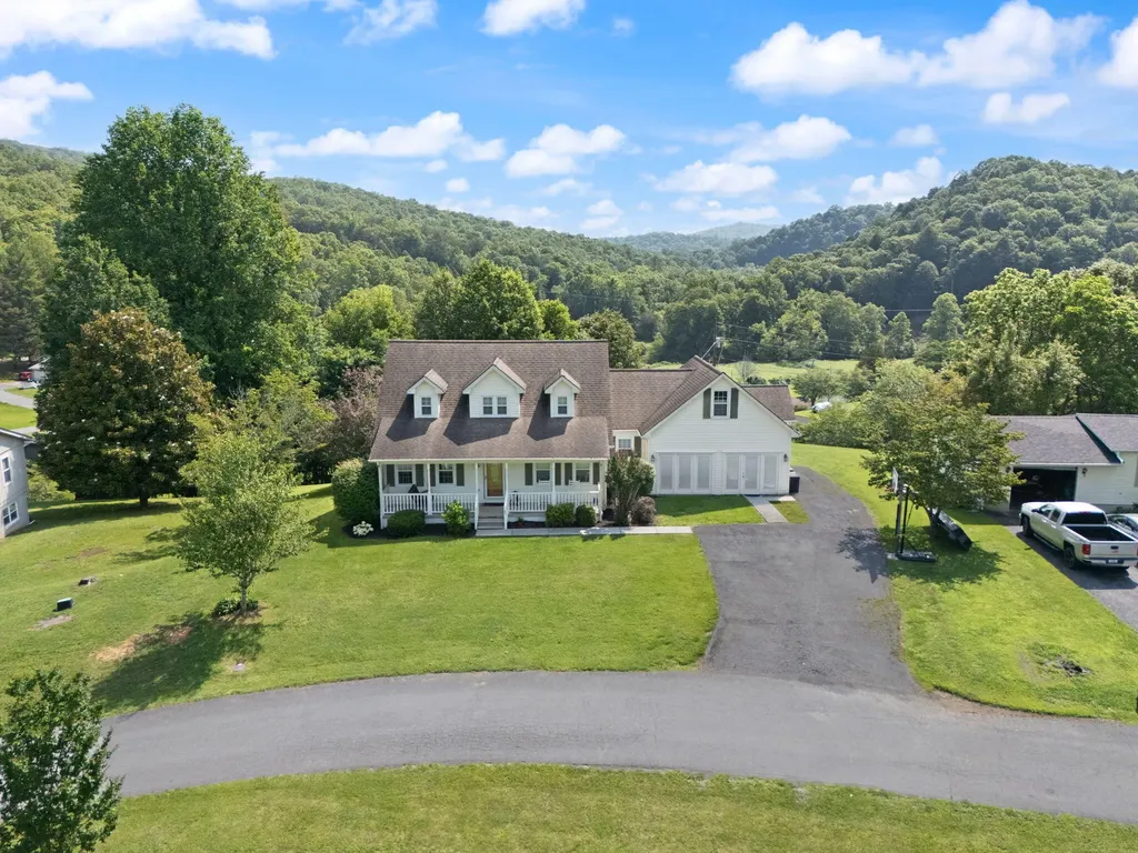 185 Pine Mountain Estate Road Pineville KY 40977