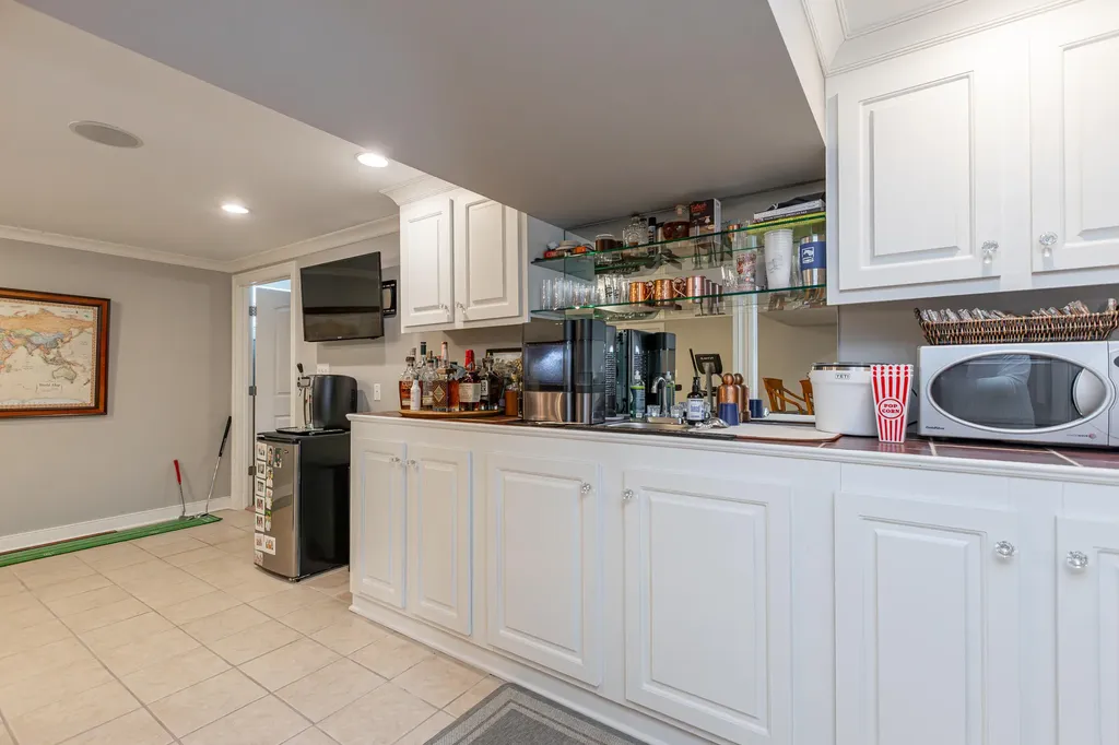 649 Lakeshore Drive Lexington KY 40502