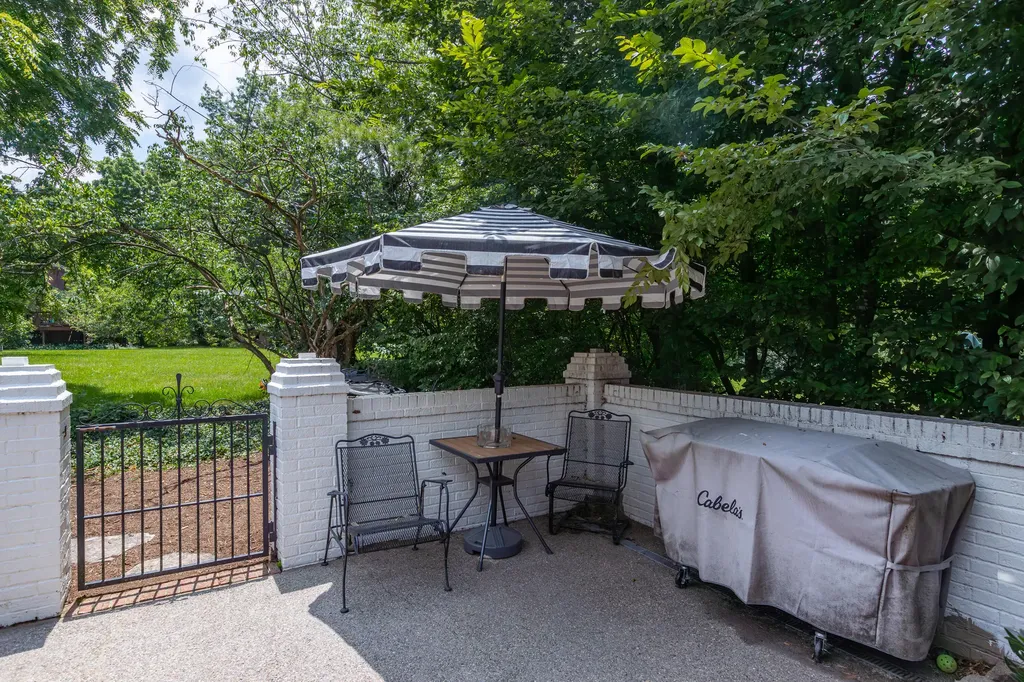 649 Lakeshore Drive Lexington KY 40502