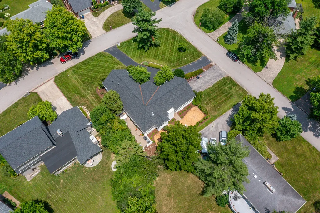 649 Lakeshore Drive Lexington KY 40502