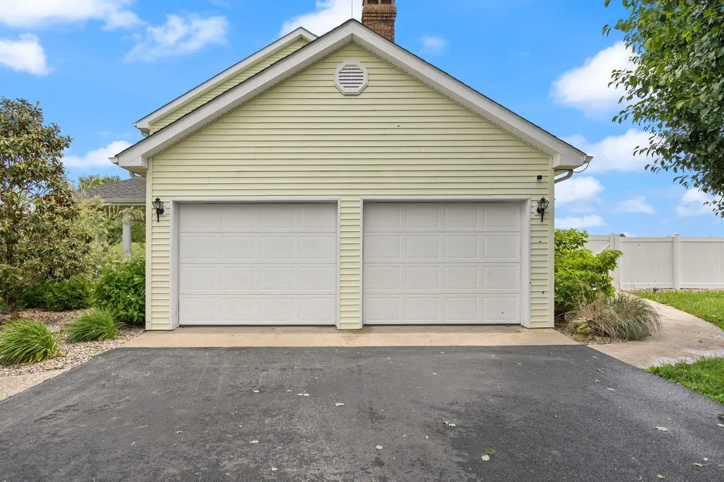 2295 Ky-92 Jamestown KY 42629