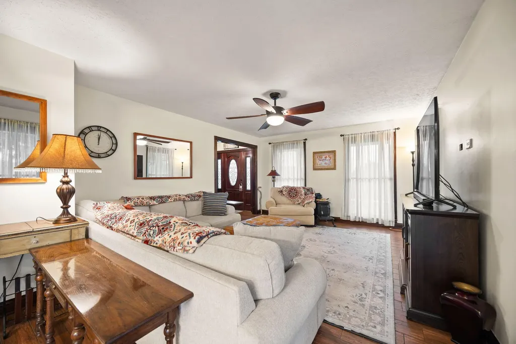 2295 Ky-92 Jamestown KY 42629