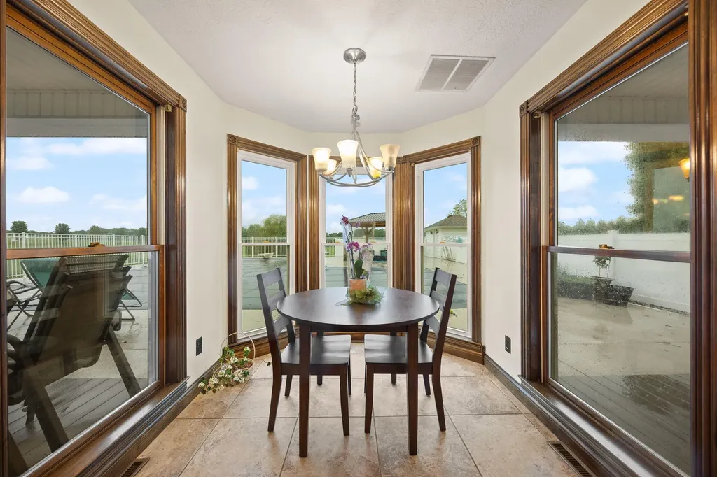 2295 Ky-92 Jamestown KY 42629