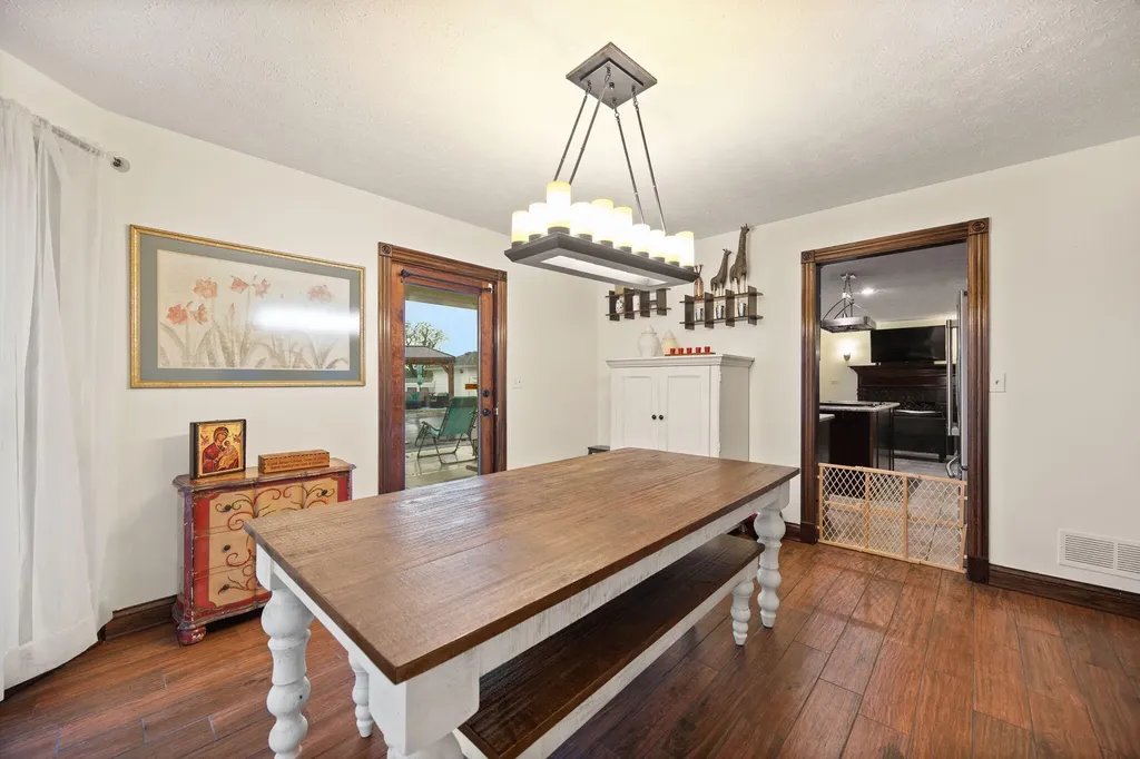 2295 Ky-92 Jamestown KY 42629