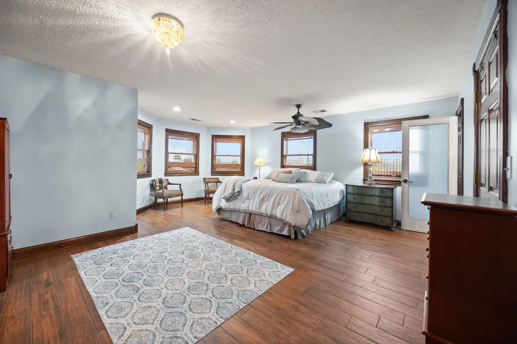 2295 Ky-92 Jamestown KY 42629