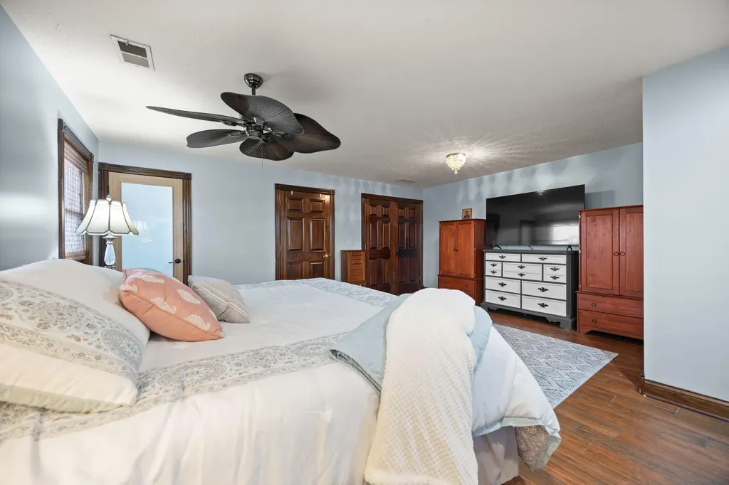 2295 Ky-92 Jamestown KY 42629