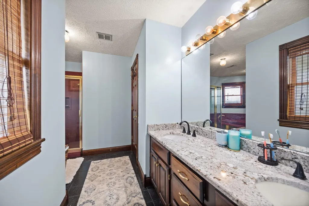 2295 Ky-92 Jamestown KY 42629
