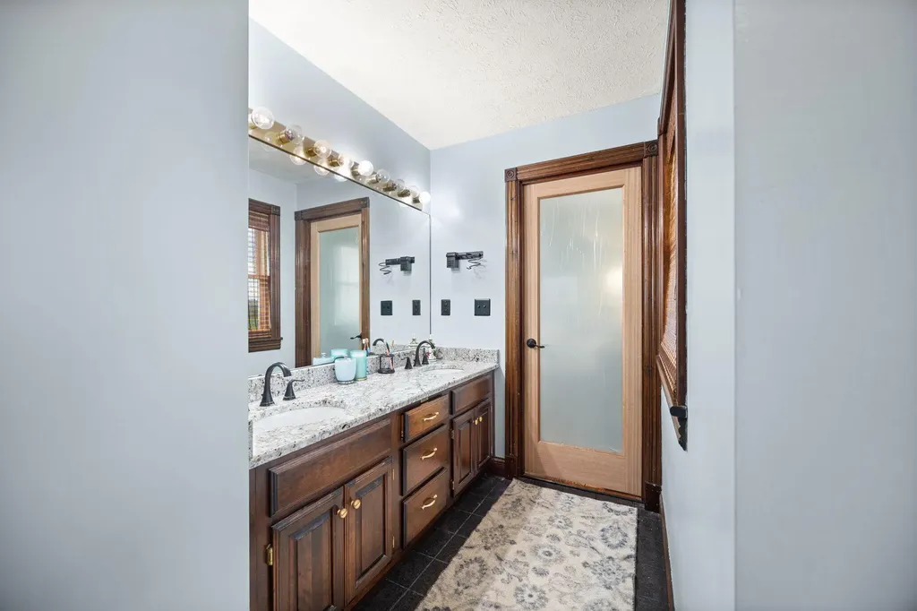 2295 Ky-92 Jamestown KY 42629