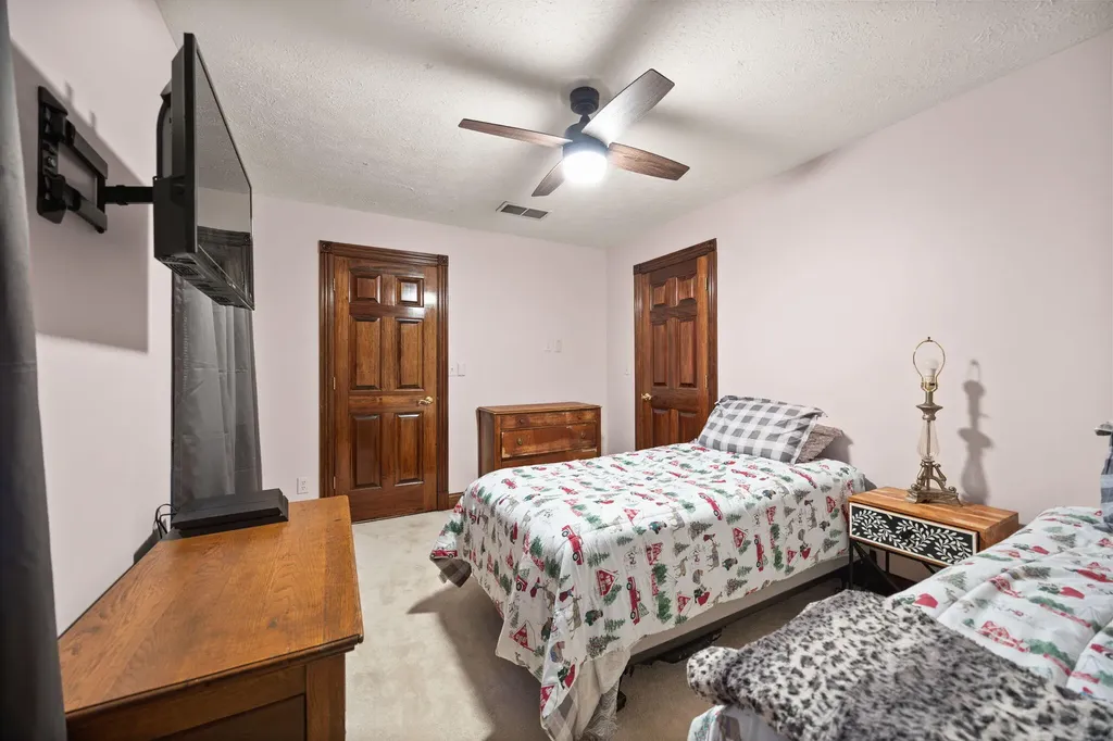 2295 Ky-92 Jamestown KY 42629