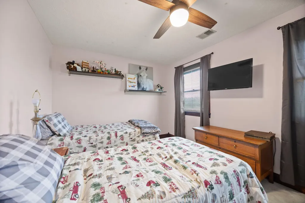 2295 Ky-92 Jamestown KY 42629