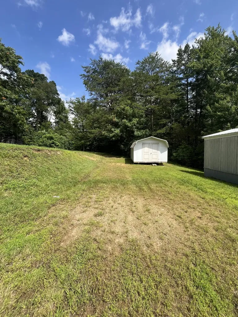1496 Conrad Cemetary Road Somerset KY 42503