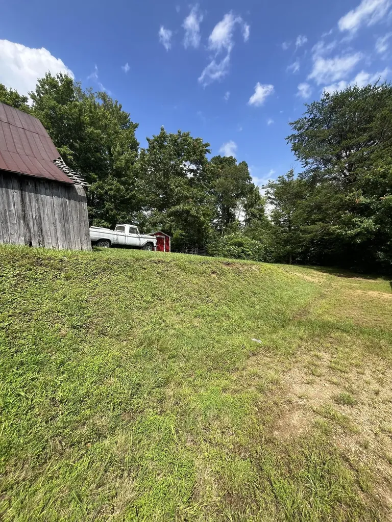 1496 Conrad Cemetary Road Somerset KY 42503