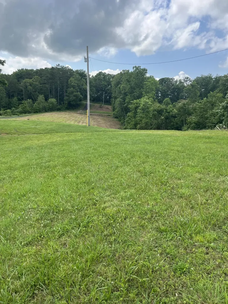 1496 Conrad Cemetary Road Somerset KY 42503