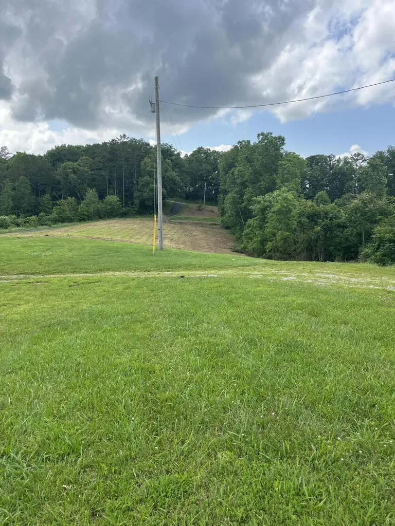 1496 Conrad Cemetary Road Somerset KY 42503