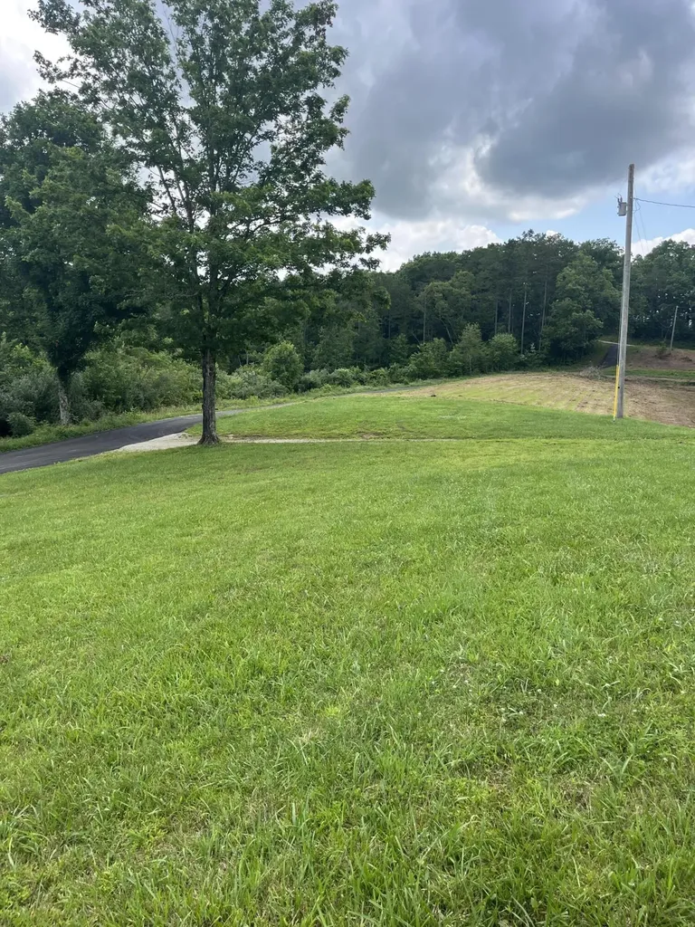 1496 Conrad Cemetary Road Somerset KY 42503