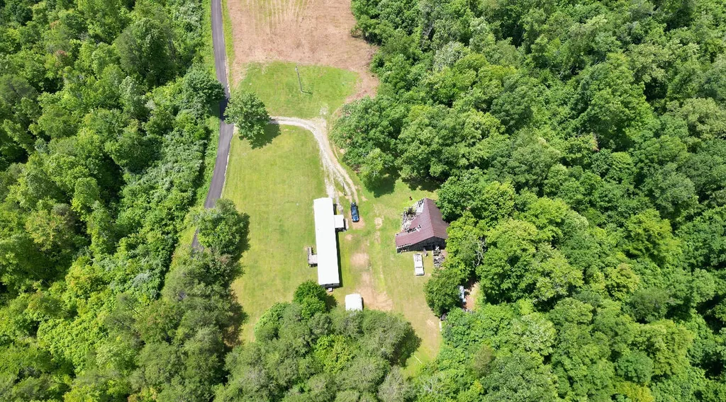 1496 Conrad Cemetary Road Somerset KY 42503