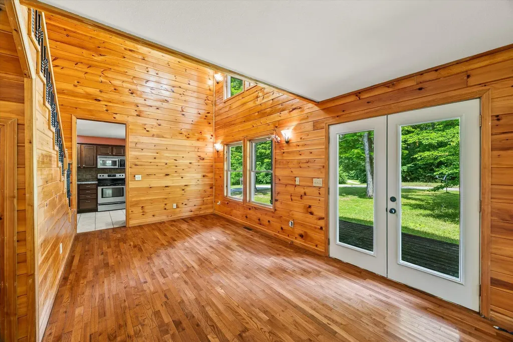 150 Bear Paw Road Albany KY 42602