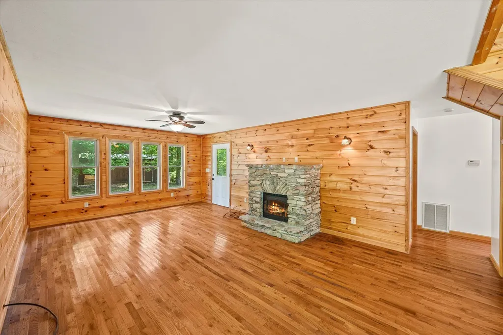 150 Bear Paw Road Albany KY 42602
