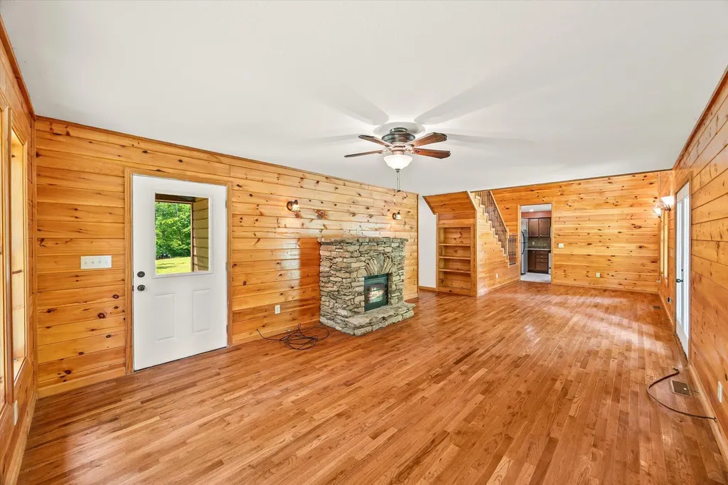 150 Bear Paw Road Albany KY 42602