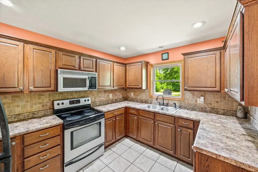 150 Bear Paw Road Albany KY 42602