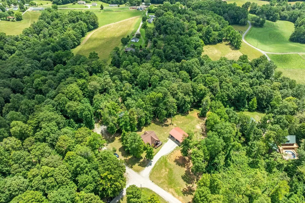 150 Bear Paw Road Albany KY 42602