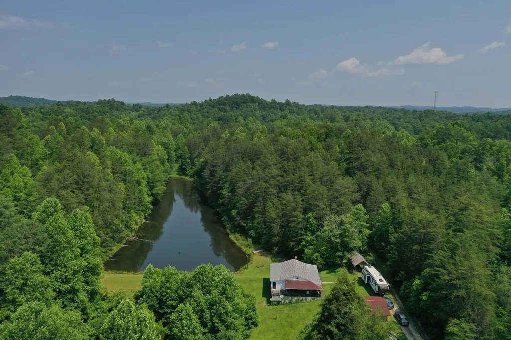 81 Happy Acres Road Beattyville KY 41311
