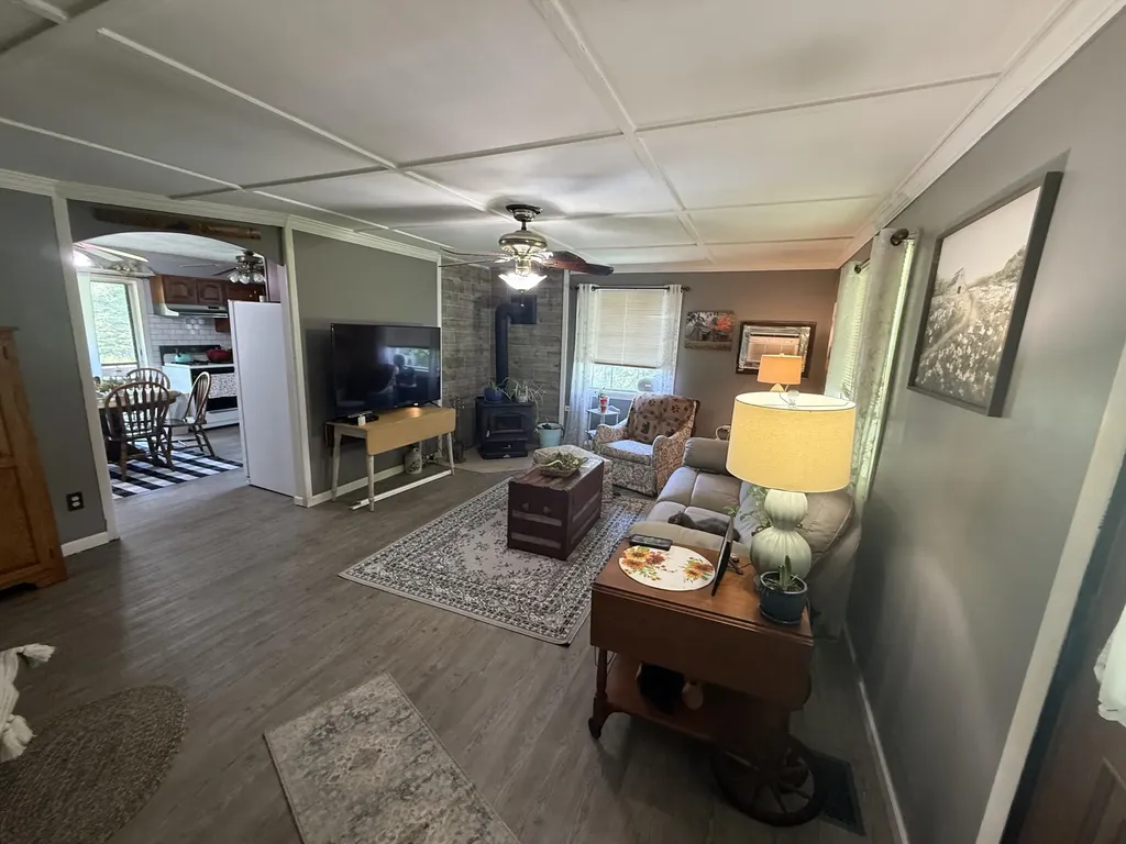 81 Happy Acres Road Beattyville KY 41311