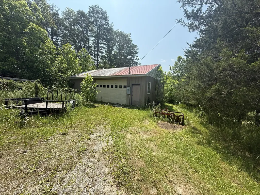 81 Happy Acres Road Beattyville KY 41311