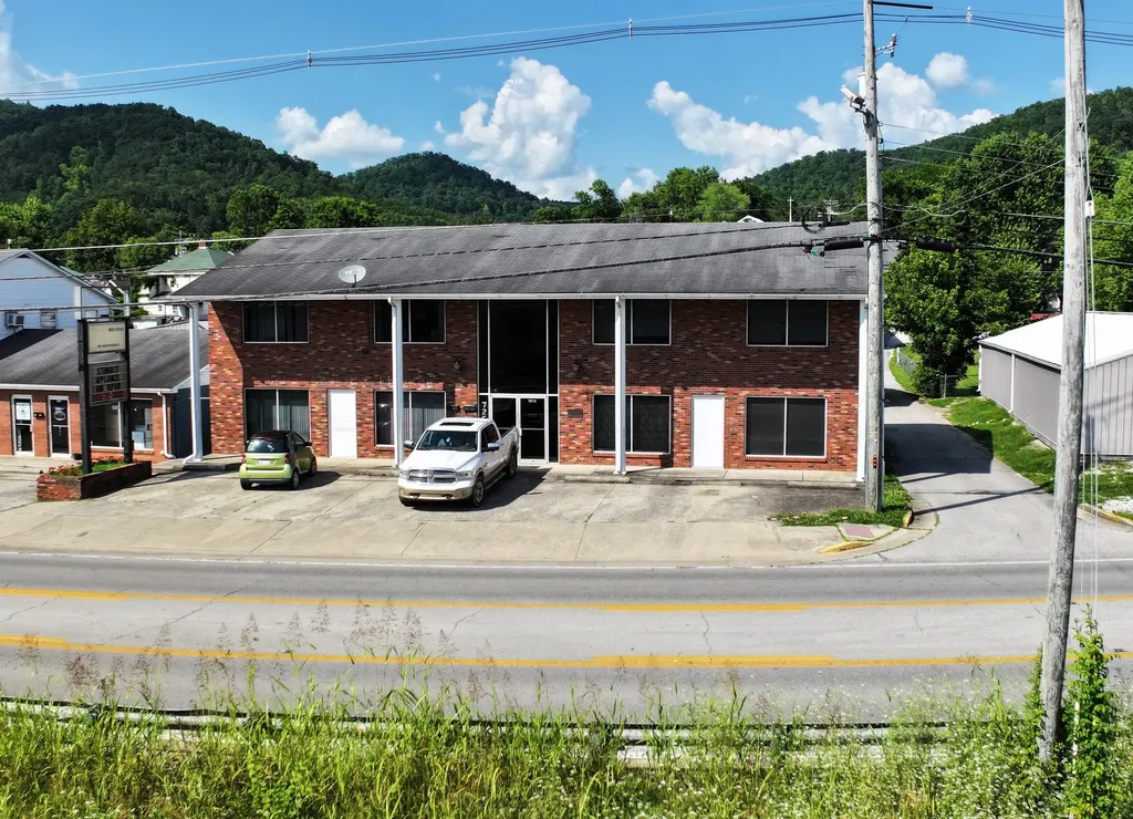 727 River Drive Irvine KY 40336
