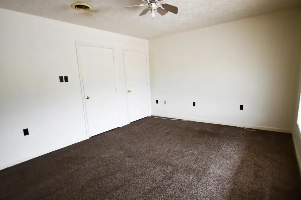 727 River Drive Irvine KY 40336