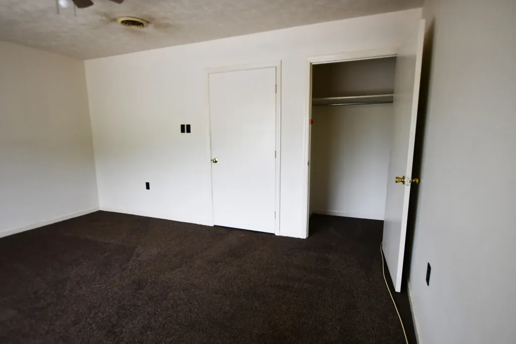 727 River Drive Irvine KY 40336