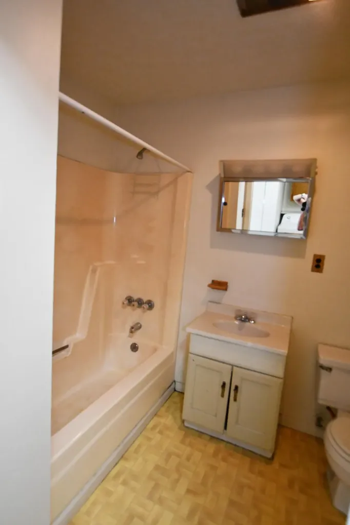 727 River Drive Irvine KY 40336
