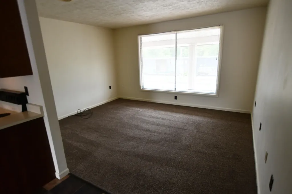 727 River Drive Irvine KY 40336