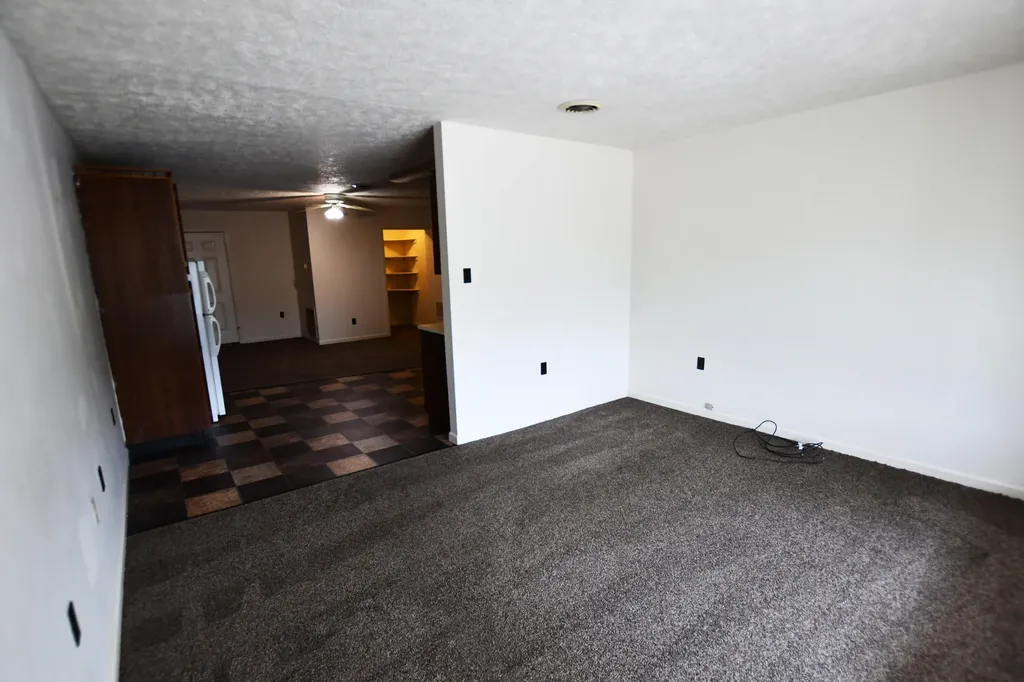 727 River Drive Irvine KY 40336