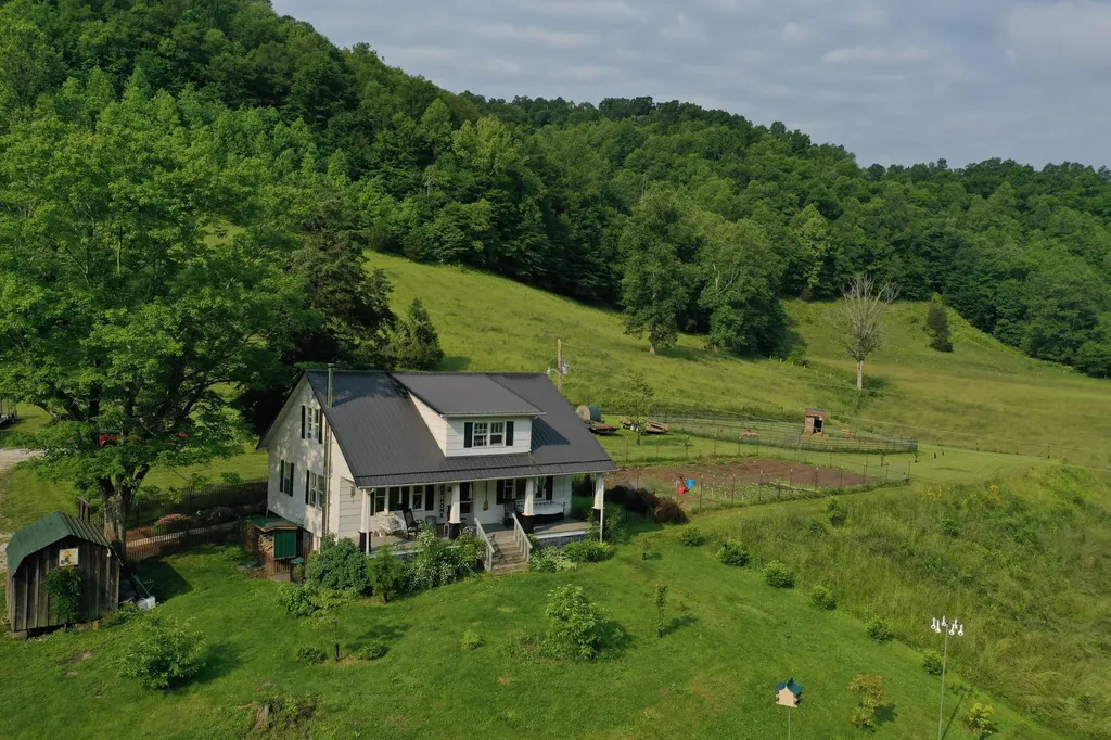 5446 Key 378 Vancleve KY 41385