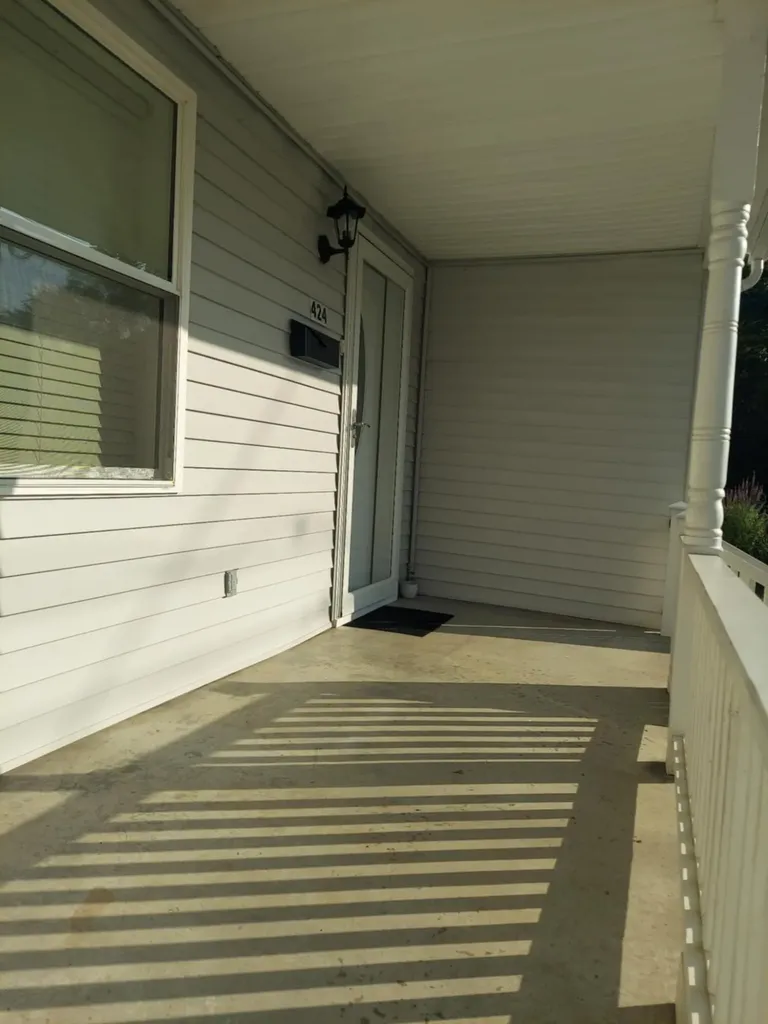 424 Edgewater Drive Irvine KY 40336