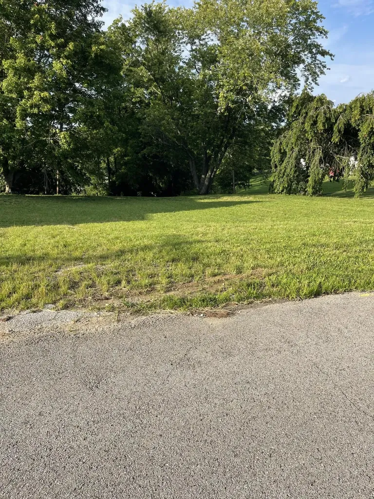 232 Mills Avenue Flemingsburg KY 41041