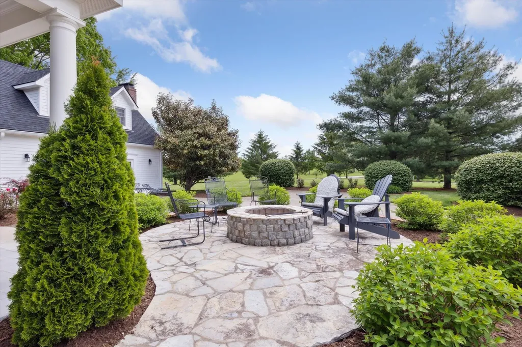 50 Chandamere Way Nicholasville KY 40356