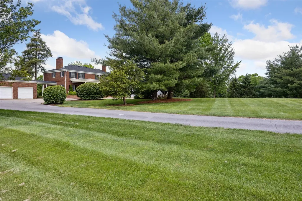 50 Chandamere Way Nicholasville KY 40356