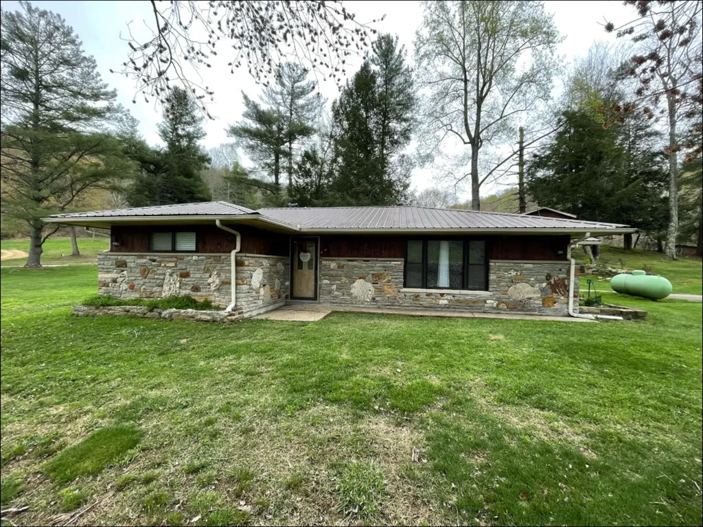 1459 Buck Lick Road Tollesboro KY 41189
