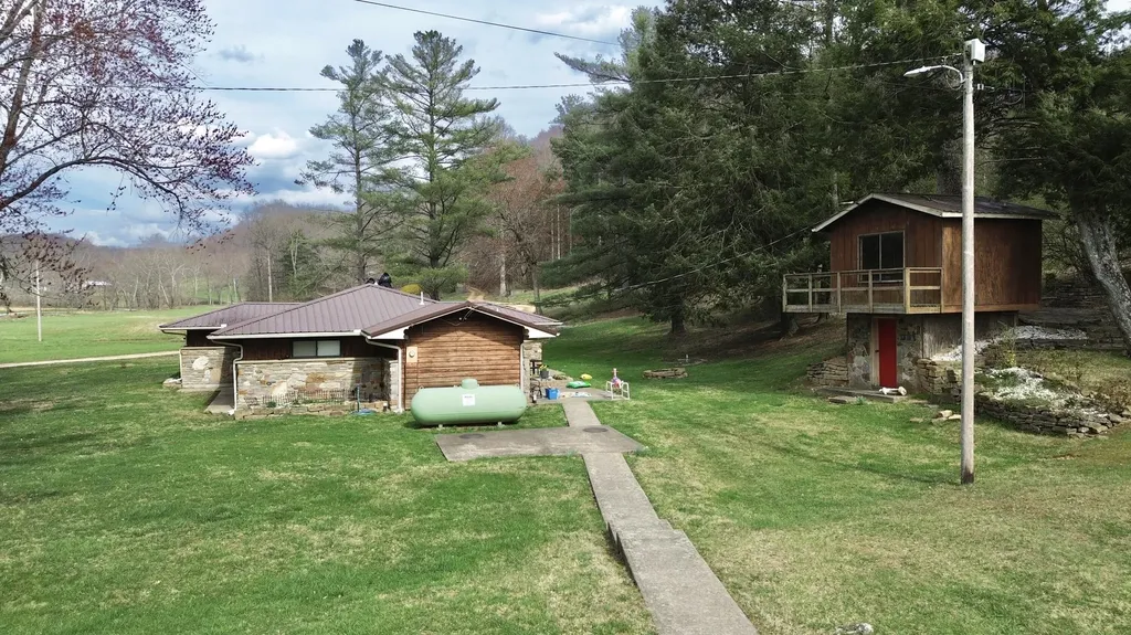 1459 Buck Lick Road Tollesboro KY 41189
