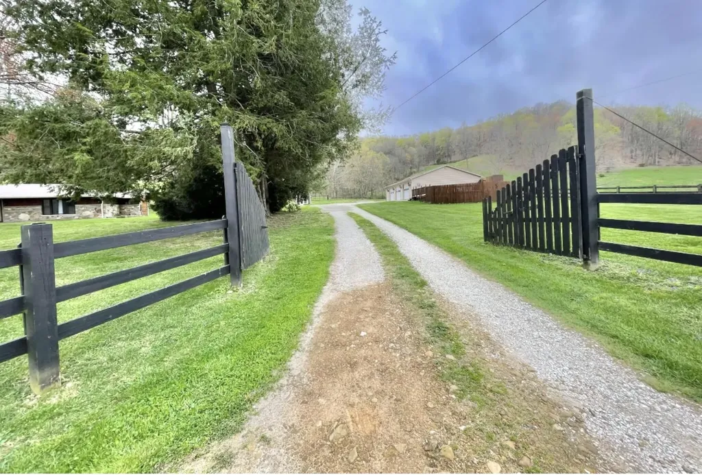 1459 Buck Lick Road Tollesboro KY 41189
