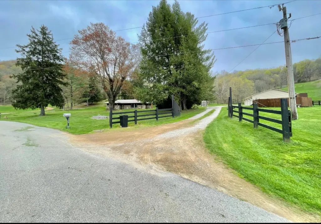 1459 Buck Lick Road Tollesboro KY 41189