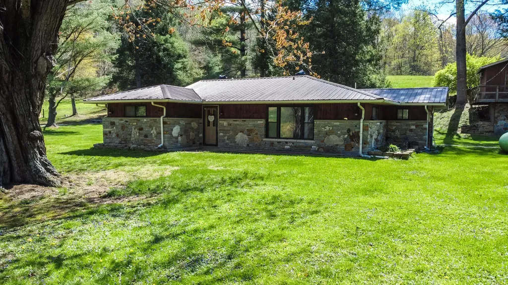 1459 Buck Lick Road Tollesboro KY 41189