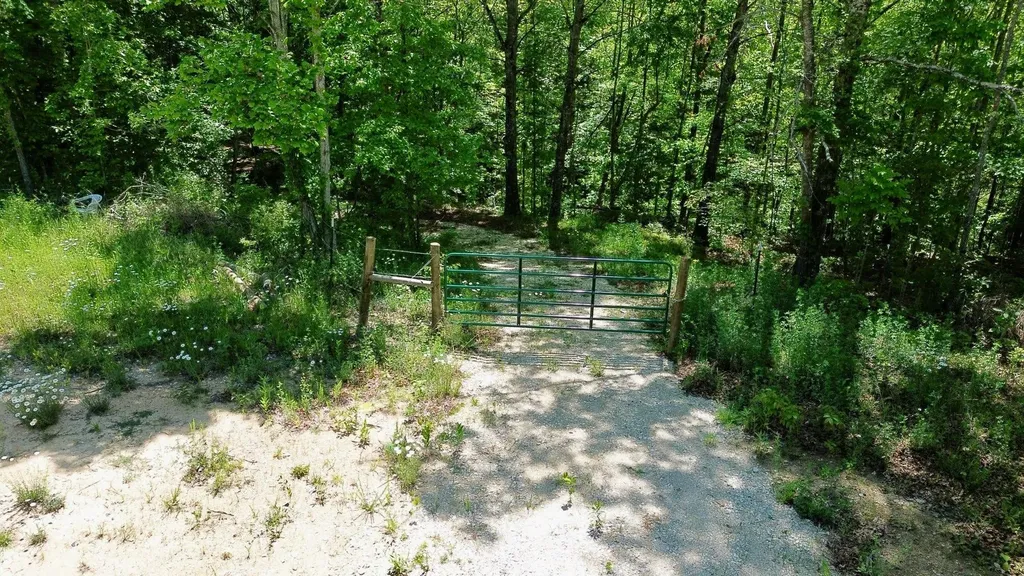16 Coal Camp Road Hitchins KY 41146
