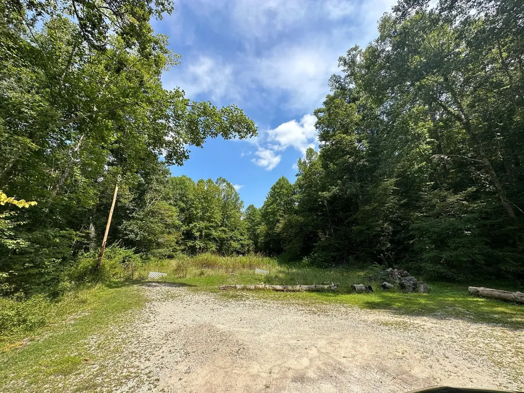 16 Coal Camp Road Hitchins KY 41146