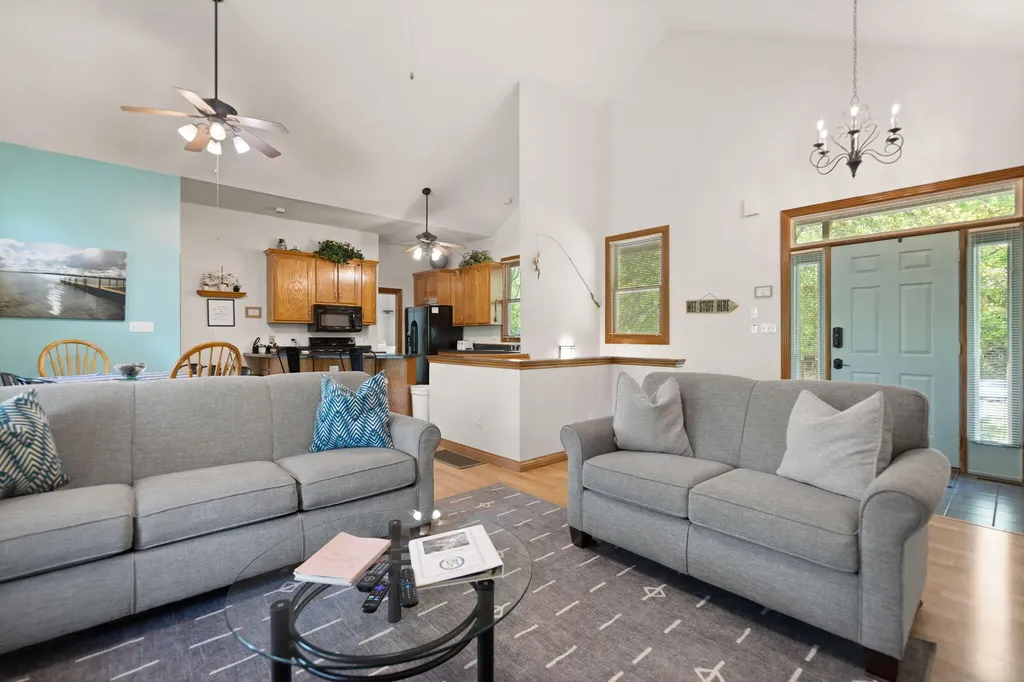 74 Clover Leaf Circle Burnside KY 42519