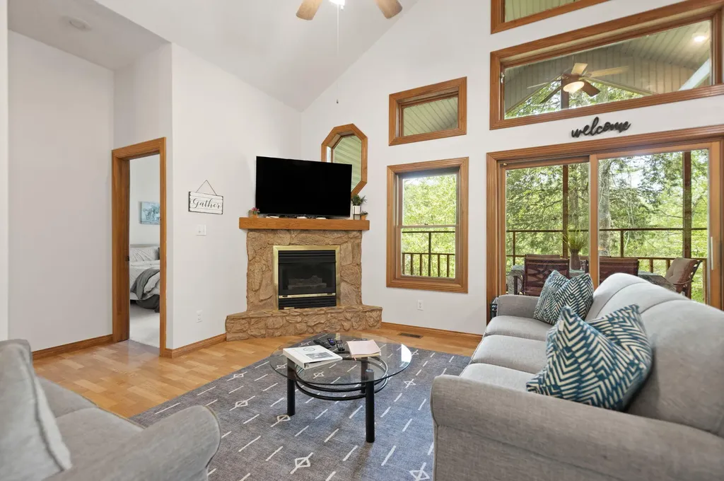 74 Clover Leaf Circle Burnside KY 42519