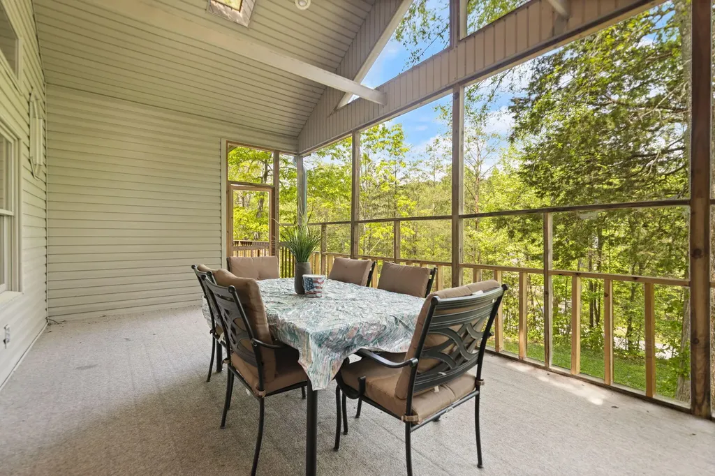 74 Clover Leaf Circle Burnside KY 42519