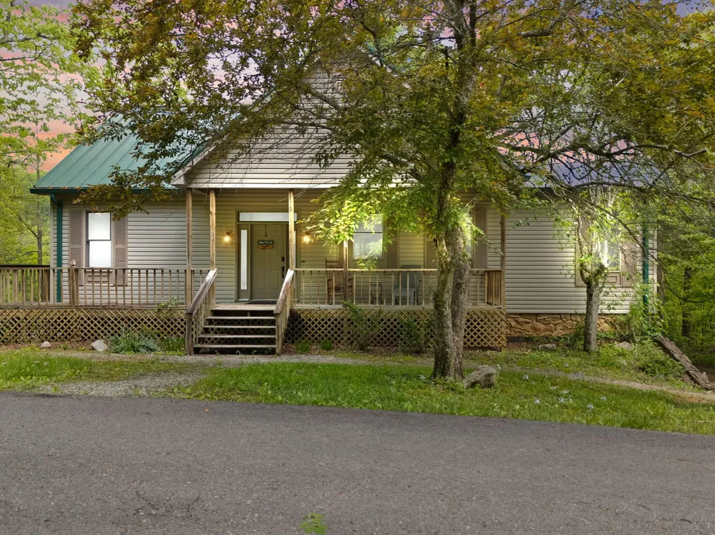 74 Clover Leaf Circle Burnside KY 42519
